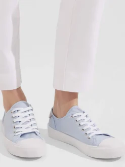 Womem Hobbs Flats|Bess Trainer